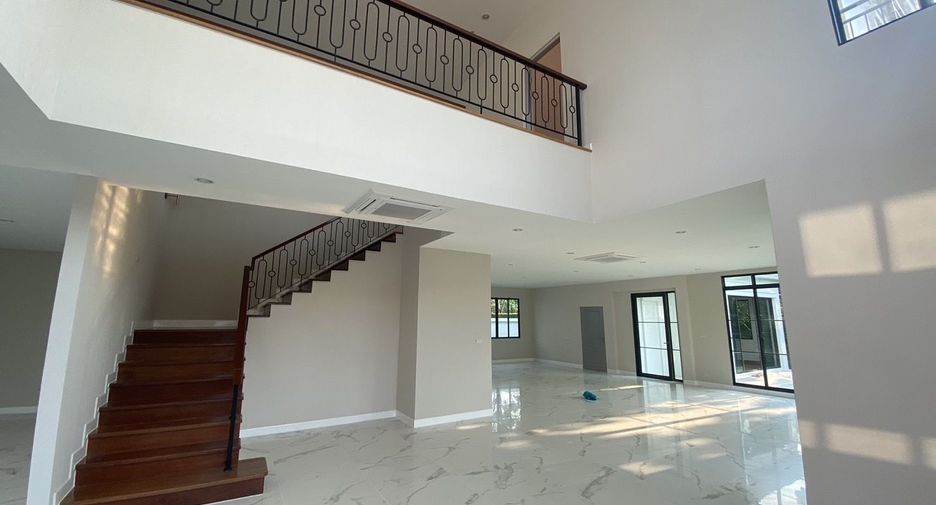For sale 5 bedrooms house in Thawi Watthana, Bangkok