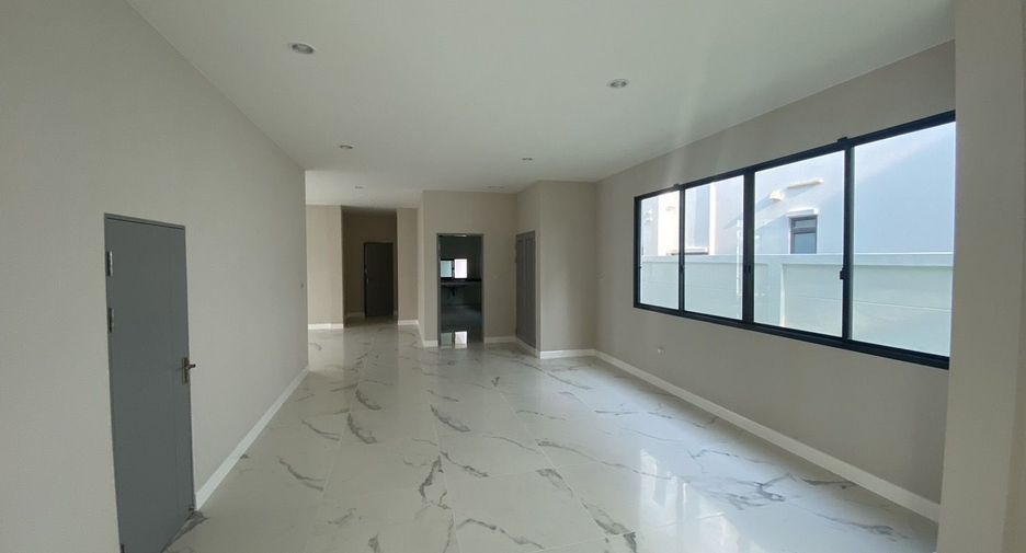For sale 5 bedrooms house in Thawi Watthana, Bangkok