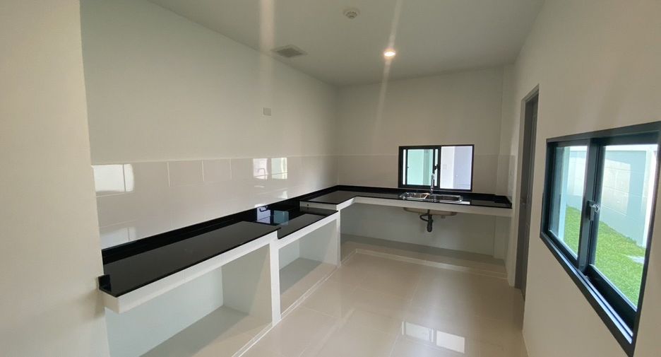 For sale 5 bedrooms house in Thawi Watthana, Bangkok