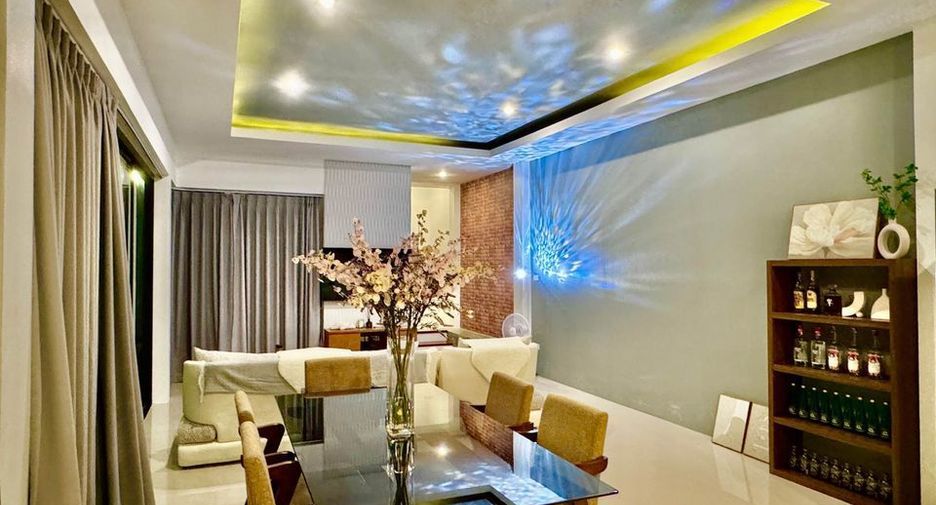 Villa en alquiler de 3 habitaciones en Mueang Phuket, Phuket
