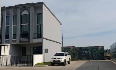 For rent 4 bedrooms townhouse in Phra Samut Chedi, Samut Prakan