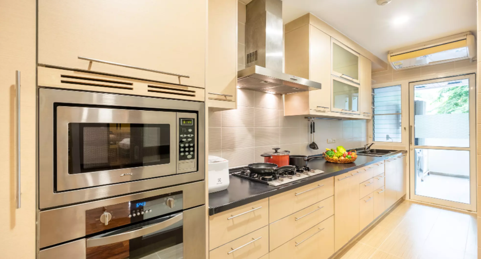 For rent 2 bedrooms apartment in Watthana, Bangkok