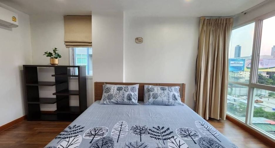 For rent 2 bedrooms condo in Huai Khwang, Bangkok