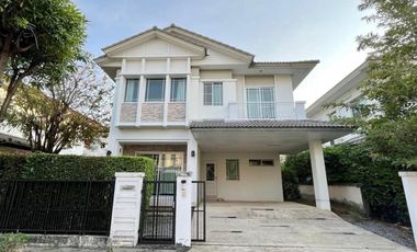 Casa en alquiler de 3 habitaciones en Prawet, Bangkok
