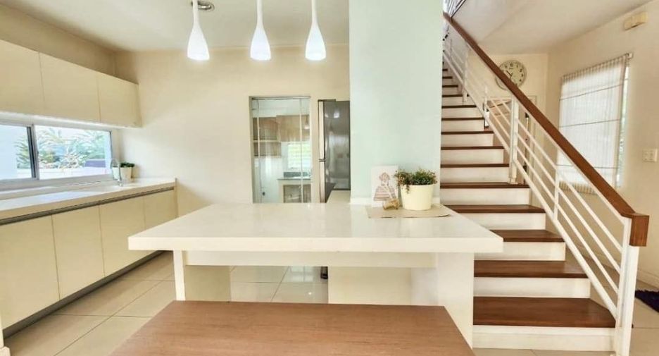 For rent 3 bedrooms house in Prawet, Bangkok