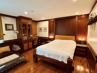 For rent 1 bed condo in Yan Nawa, Bangkok
