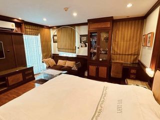 For rent 1 bed condo in Yan Nawa, Bangkok