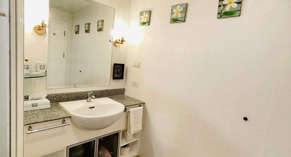For rent 1 bed condo in Yan Nawa, Bangkok