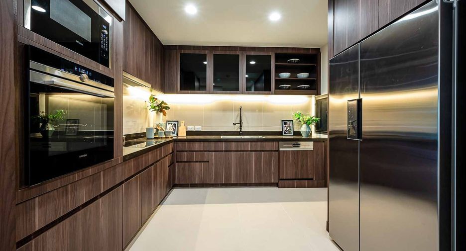 For rent 4 bedrooms condo in Suan Luang, Bangkok