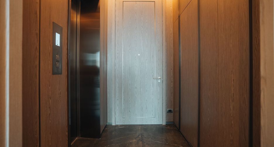 For sale 1 bed condo in Pathum Wan, Bangkok