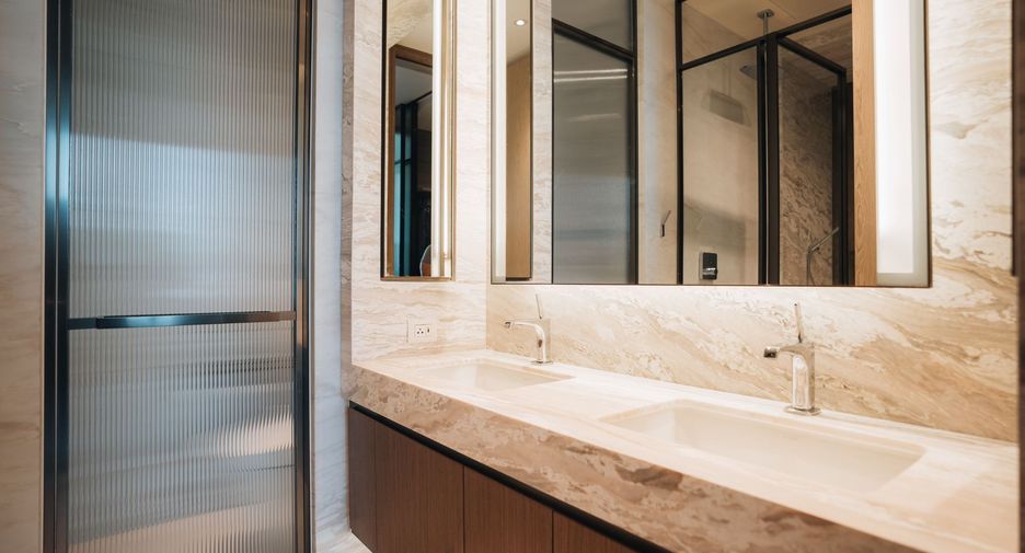 For sale 1 bed condo in Pathum Wan, Bangkok