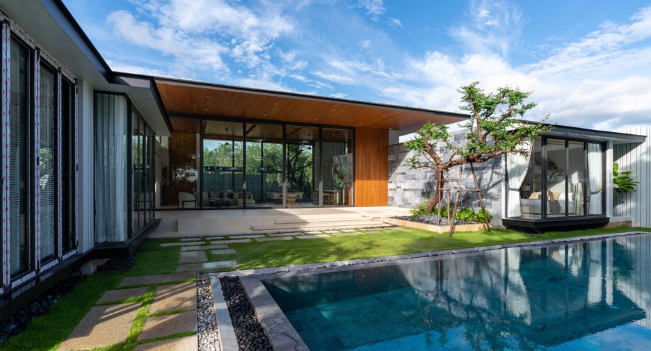 For sale 5 bedrooms villa in Thalang, Phuket