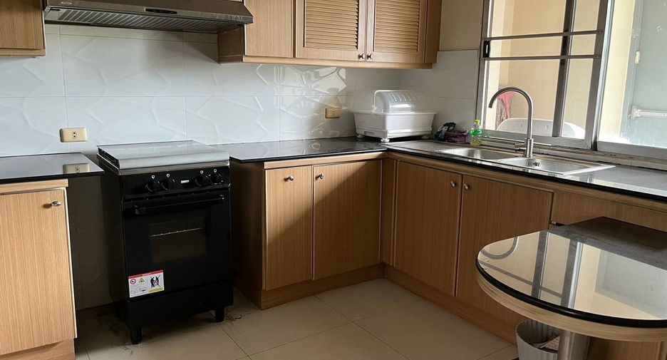 Wohnung zum Kauf und zur Miete mit 3 Zimmer in Khlong Toei, Bangkok
