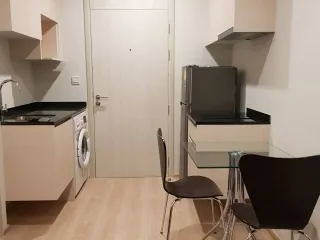 Wohnung zur Miete mit 1 Zimmer in Huai Khwang, Bangkok