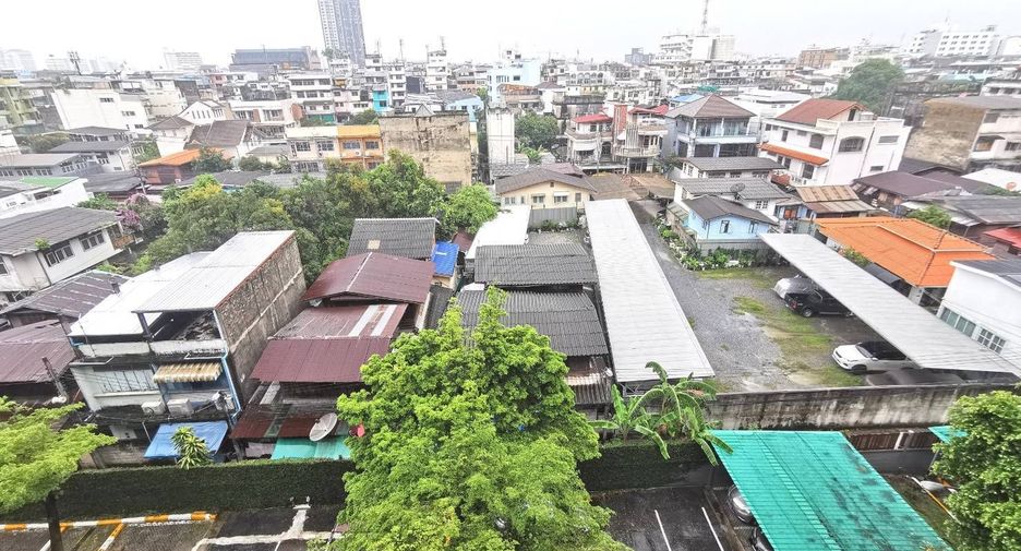For sale studio condo in Khlong San, Bangkok
