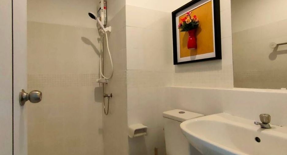 For sale studio condo in Khlong San, Bangkok