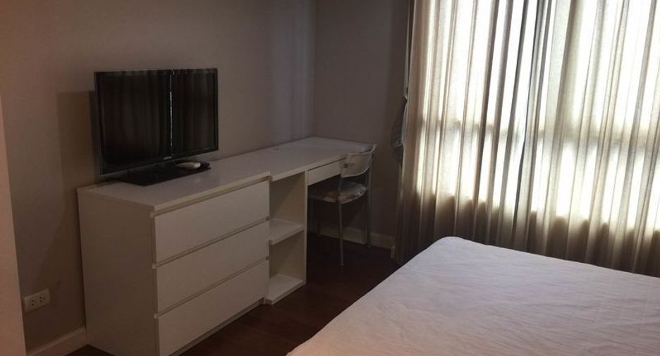 For rent 3 bedrooms condo in Huai Khwang, Bangkok