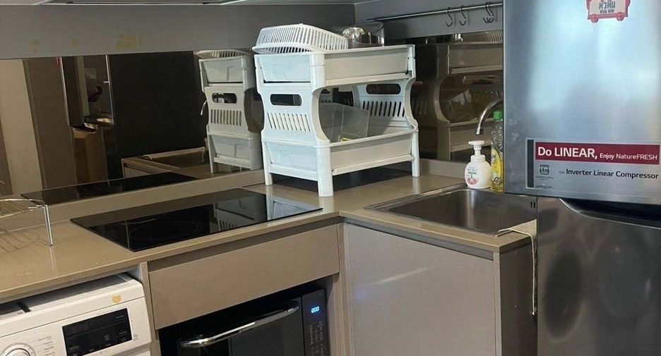 For rent 2 bedrooms condo in Phra Khanong, Bangkok
