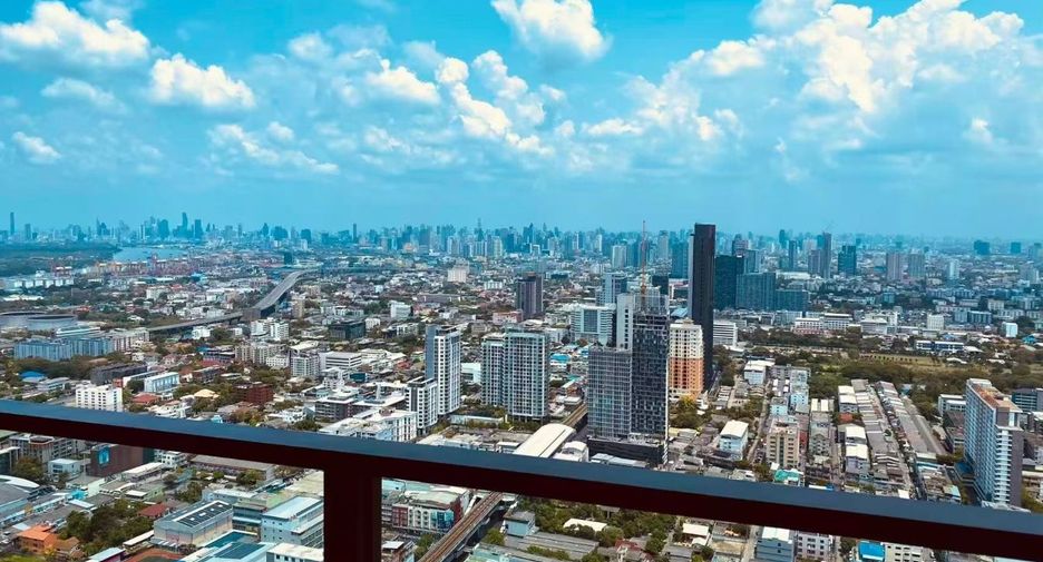 For rent 3 bedrooms condo in Bang Na, Bangkok