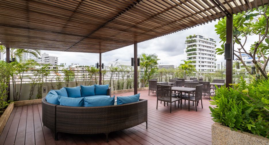 For rent 2 bedrooms apartment in Watthana, Bangkok