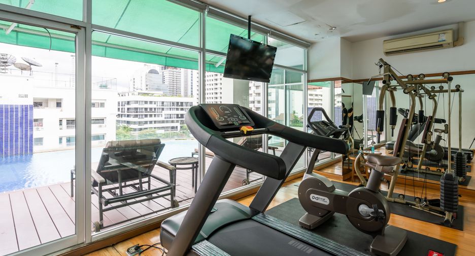 For rent 2 bedrooms apartment in Watthana, Bangkok