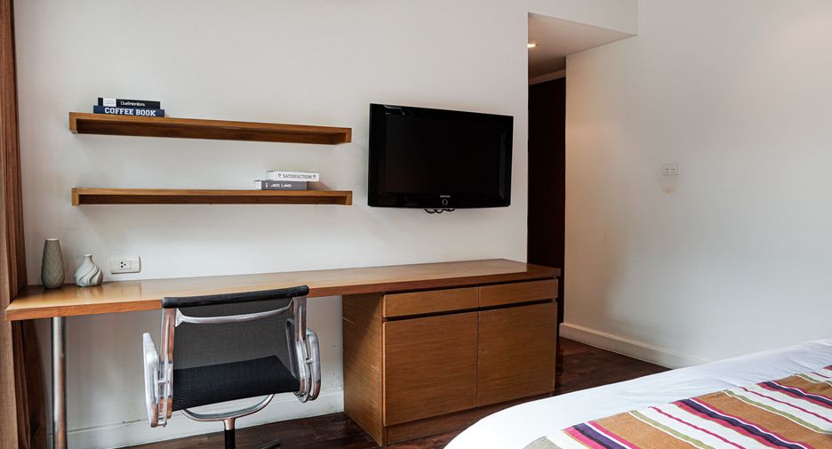 For rent 2 bedrooms apartment in Watthana, Bangkok