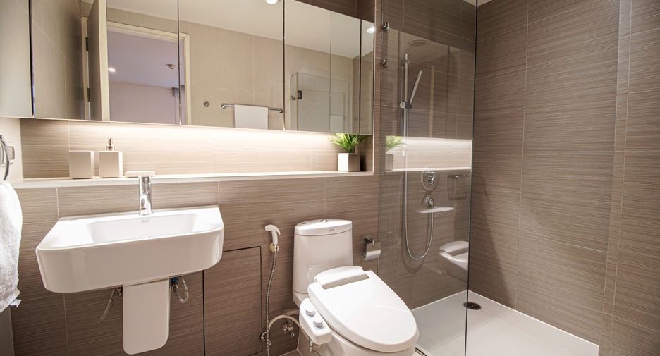 For rent 2 bedrooms apartment in Watthana, Bangkok