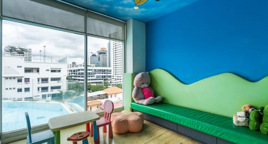 For rent 2 bedrooms apartment in Watthana, Bangkok