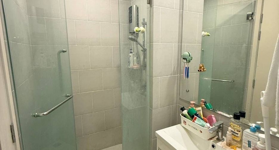 For sale 1 Beds condo in Bang Phlat, Bangkok