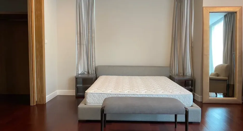 Wohnung zur Miete mit 3 Zimmer in Pathum Wan, Bangkok