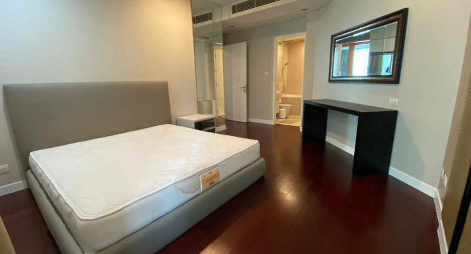 Condo en alquiler de 3 habitaciones en Pathum Wan, Bangkok