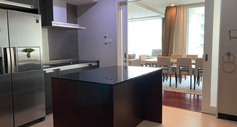 Condo en alquiler de 3 habitaciones en Pathum Wan, Bangkok