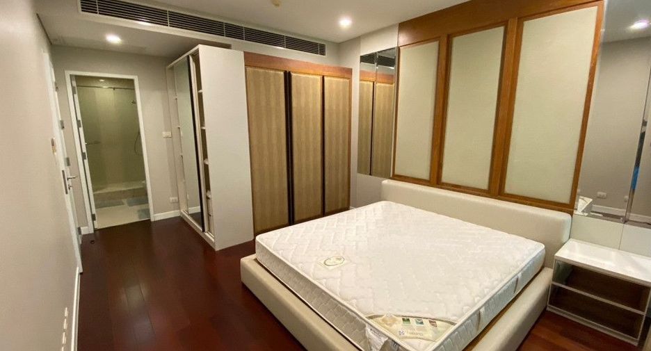 Condo en alquiler de 3 habitaciones en Pathum Wan, Bangkok