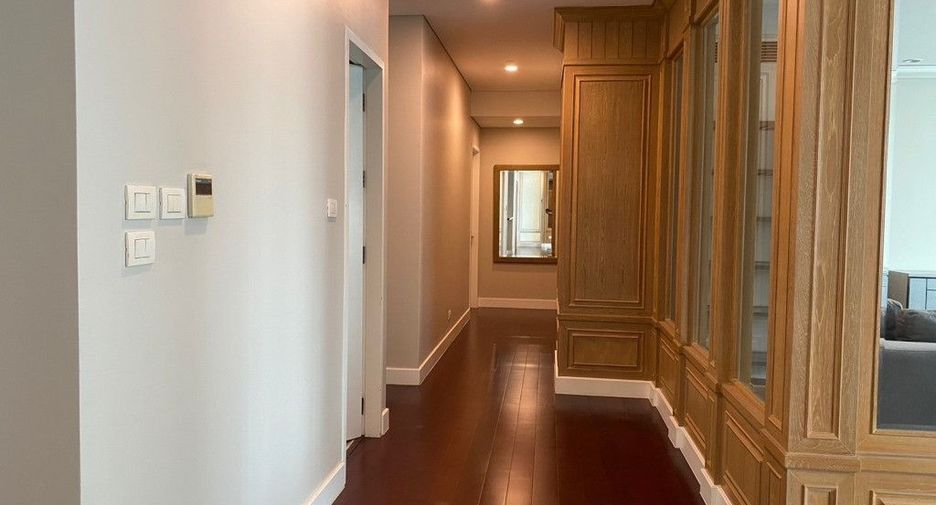 Wohnung zur Miete mit 3 Zimmer in Pathum Wan, Bangkok