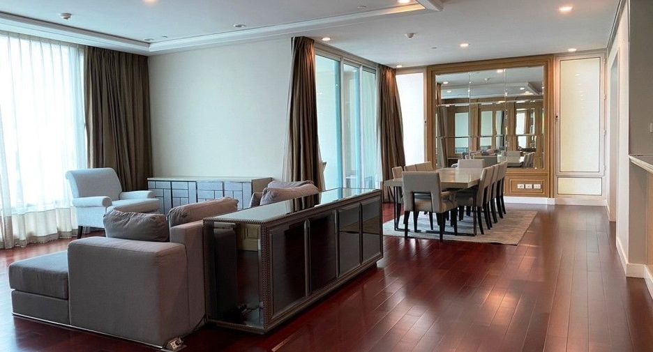 Condo en alquiler de 3 habitaciones en Pathum Wan, Bangkok