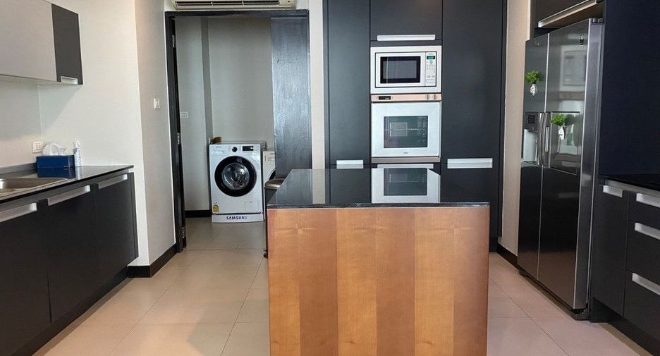 Condo en alquiler de 3 habitaciones en Pathum Wan, Bangkok