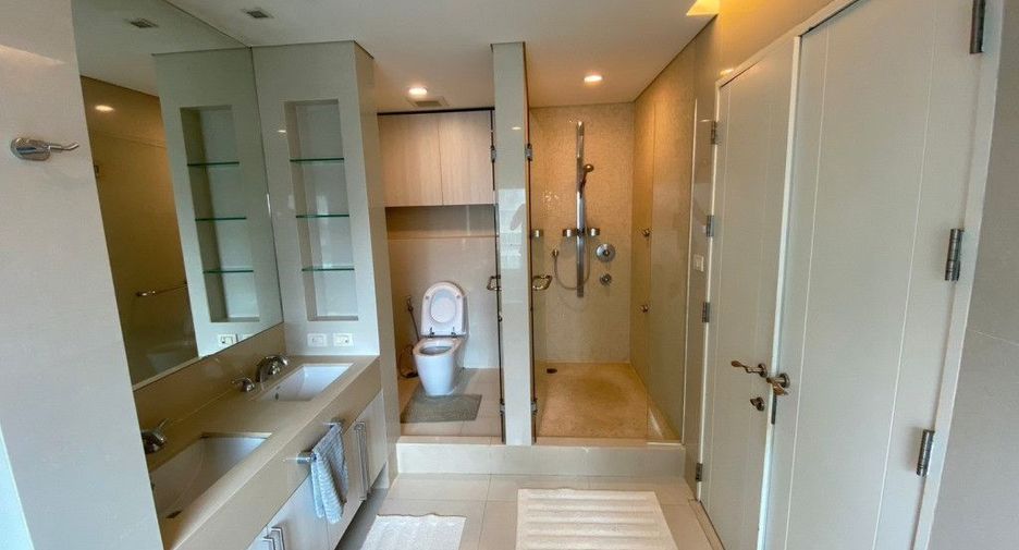 Condo en alquiler de 3 habitaciones en Pathum Wan, Bangkok