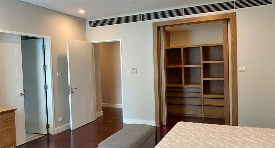 Condo en alquiler de 3 habitaciones en Pathum Wan, Bangkok