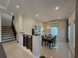 À louer 4 chambres maison à Thalang, Phuket