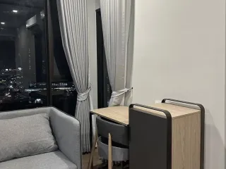 Wohnung zur Miete mit 1 Zimmer in Bang Rak, Bangkok