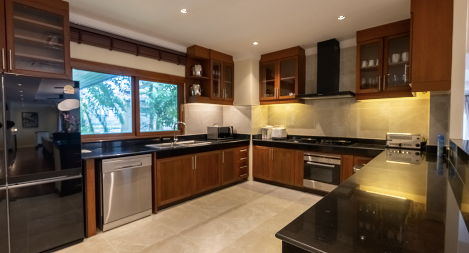 For sale 6 bedrooms villa in Thalang, Phuket