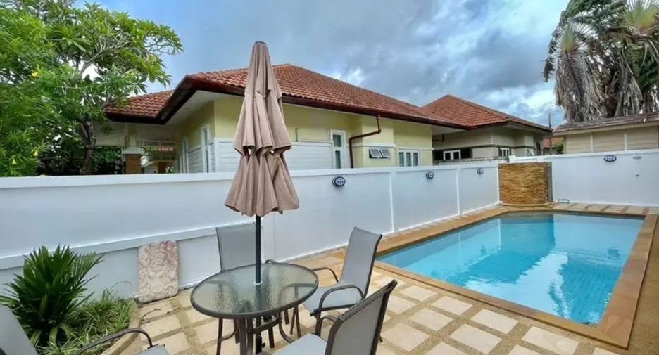 For rent 3 bedrooms villa in Mueang Phuket, Phuket