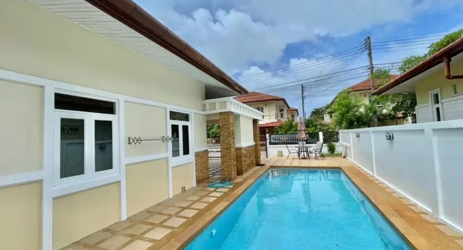 For rent 3 bedrooms villa in Mueang Phuket, Phuket