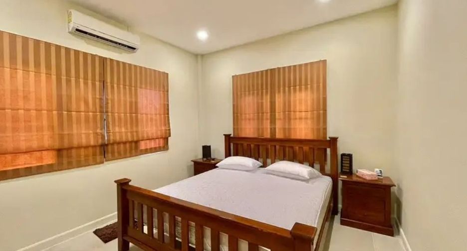 For rent 3 bedrooms villa in Mueang Phuket, Phuket