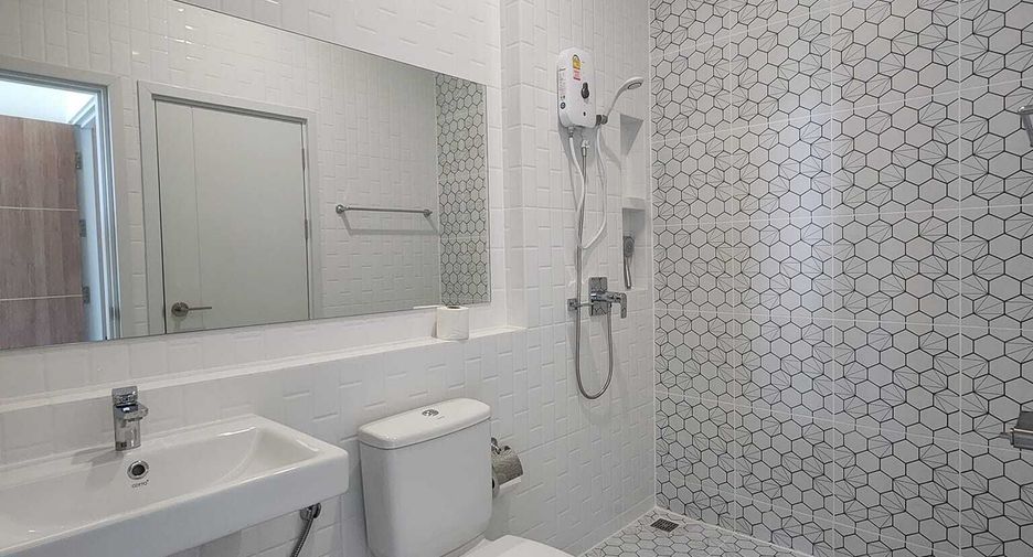 For rent 2 bedrooms townhouse in Bang Phli, Samut Prakan