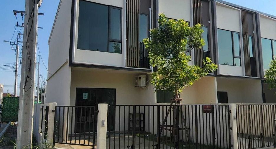 For rent 2 bedrooms townhouse in Bang Phli, Samut Prakan