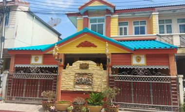 出售 3 卧室 联排别墅 在 Khlong Sam Wa, 曼谷