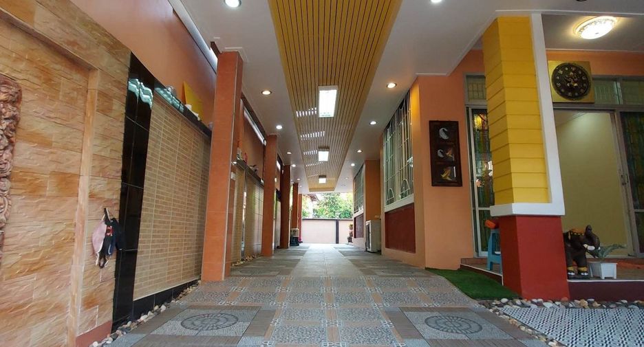 出售 3 卧室 联排别墅 在 Khlong Sam Wa, 曼谷