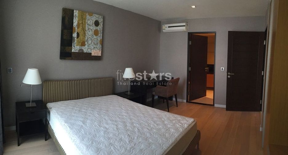 For rent 3 bedrooms condo in Watthana, Bangkok