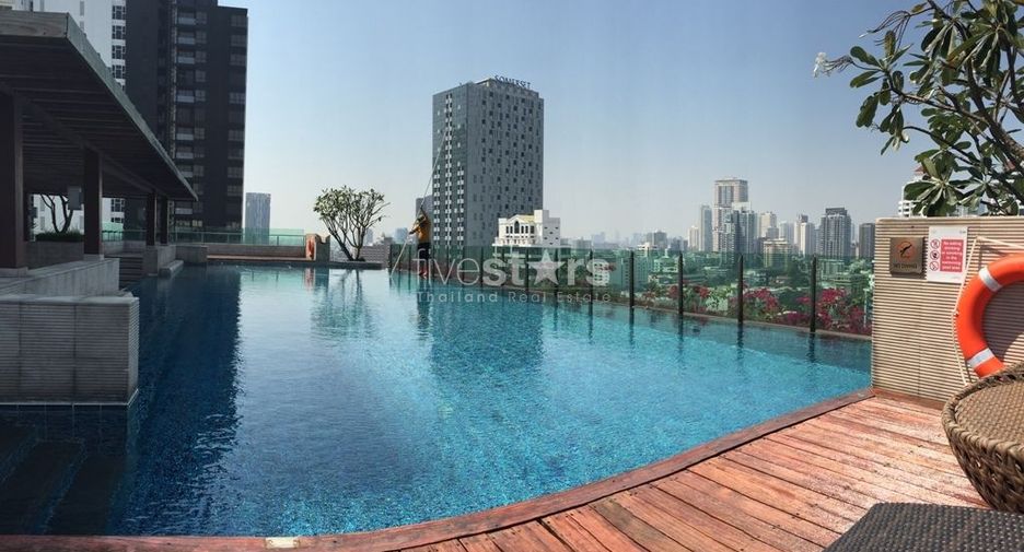 For rent 3 bedrooms condo in Watthana, Bangkok
